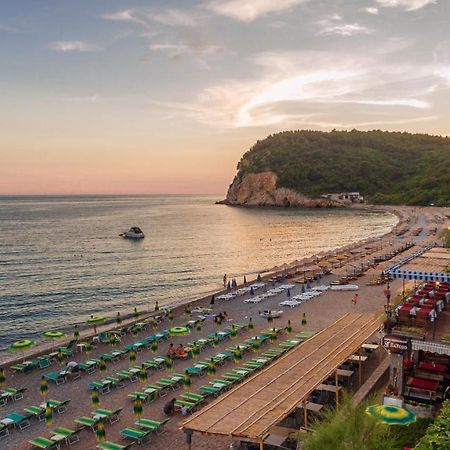 Hotel Savojo Petrovac na moru Exterior foto