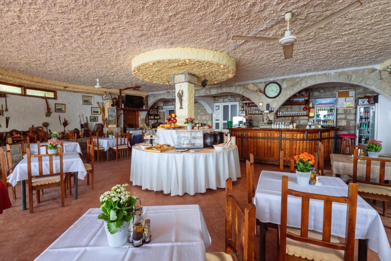 Hotel Savojo Petrovac na moru Exterior foto