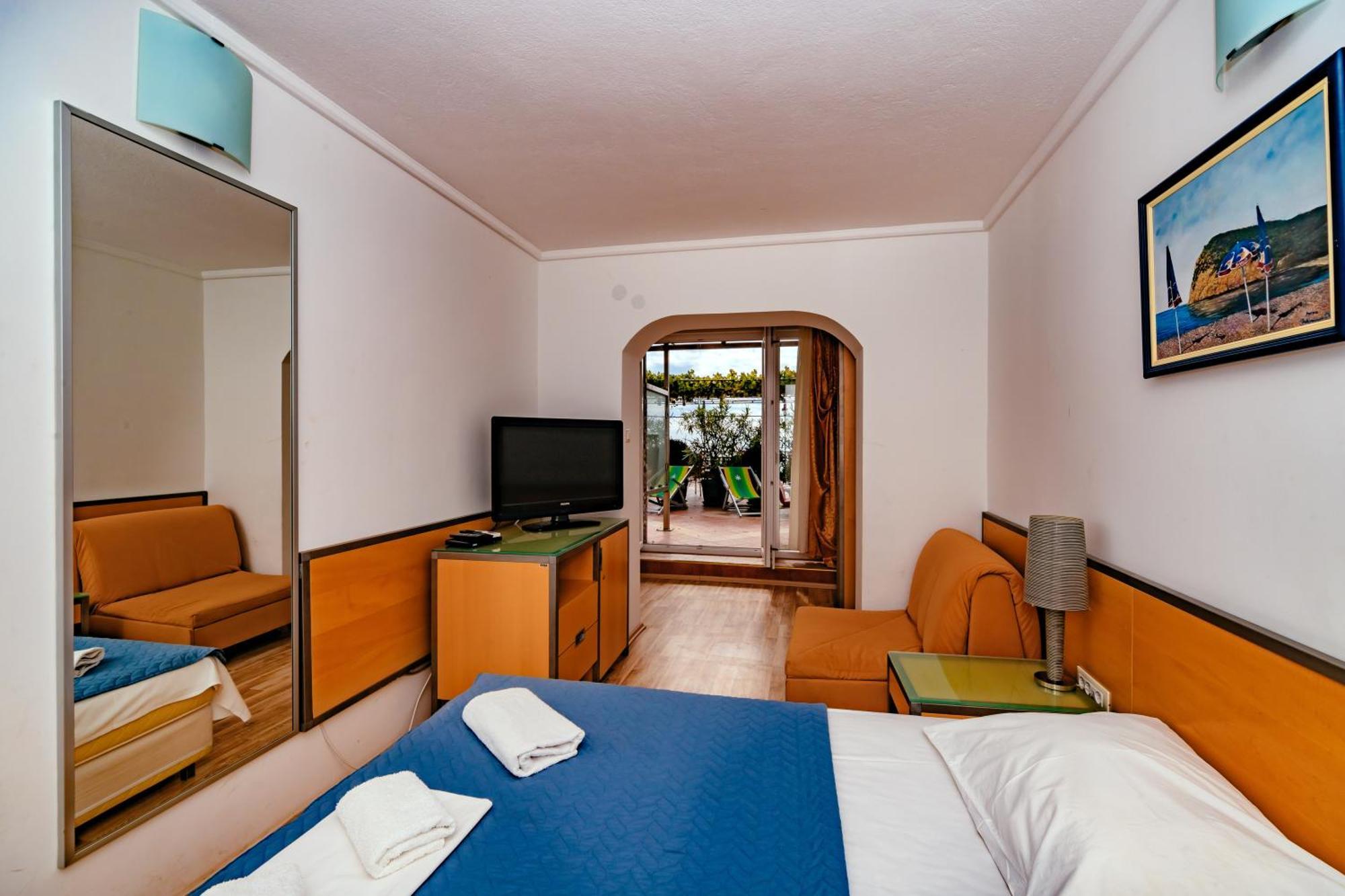 Hotel Savojo Petrovac na moru Exterior foto