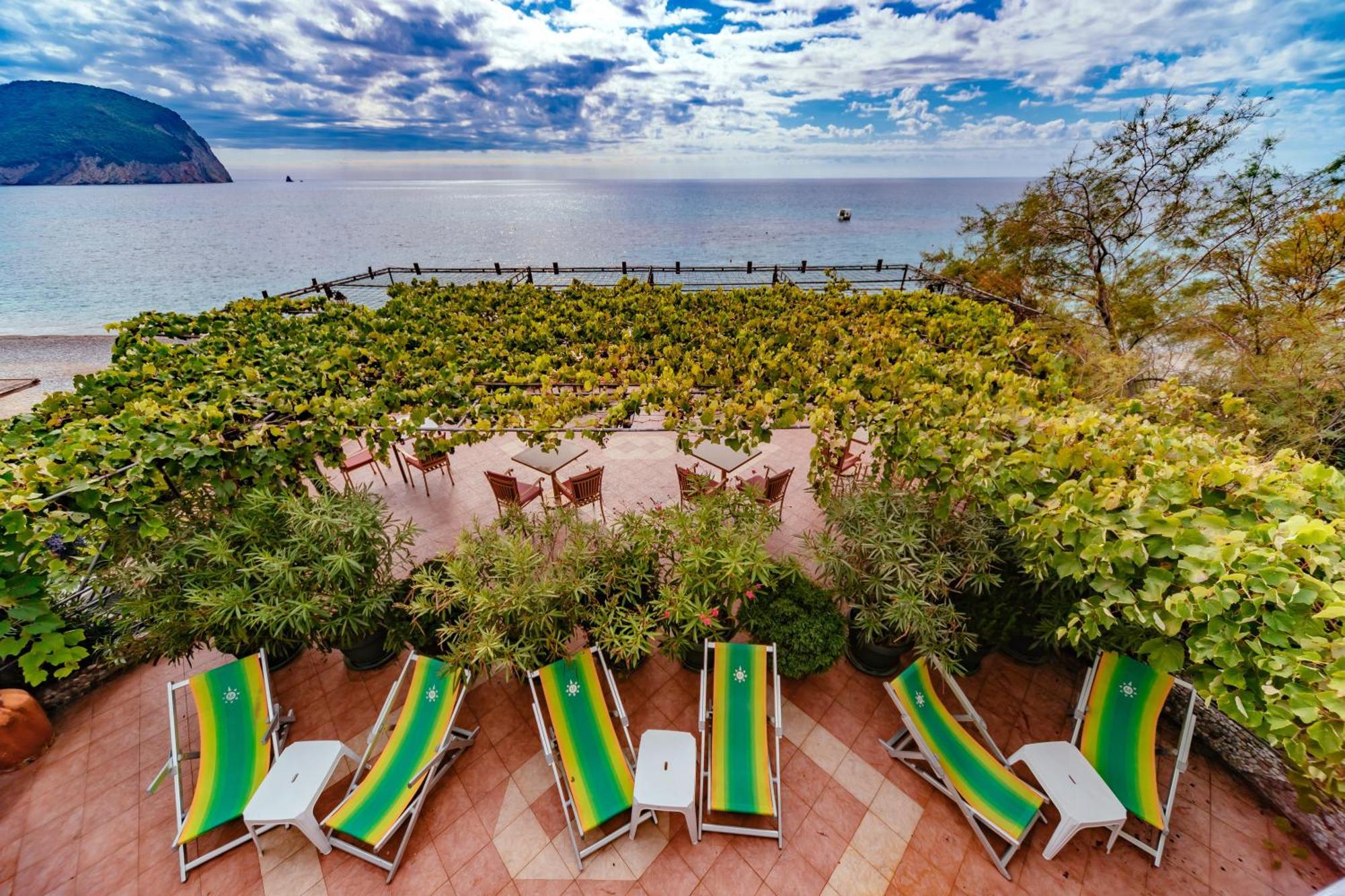 Hotel Savojo Petrovac na moru Exterior foto