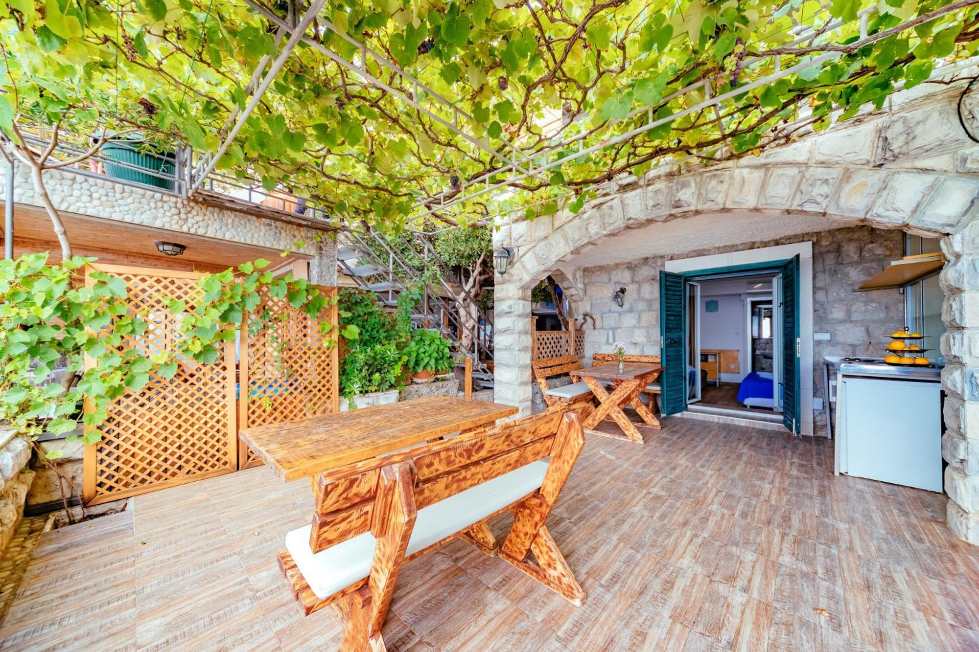 Hotel Savojo Petrovac na moru Exterior foto
