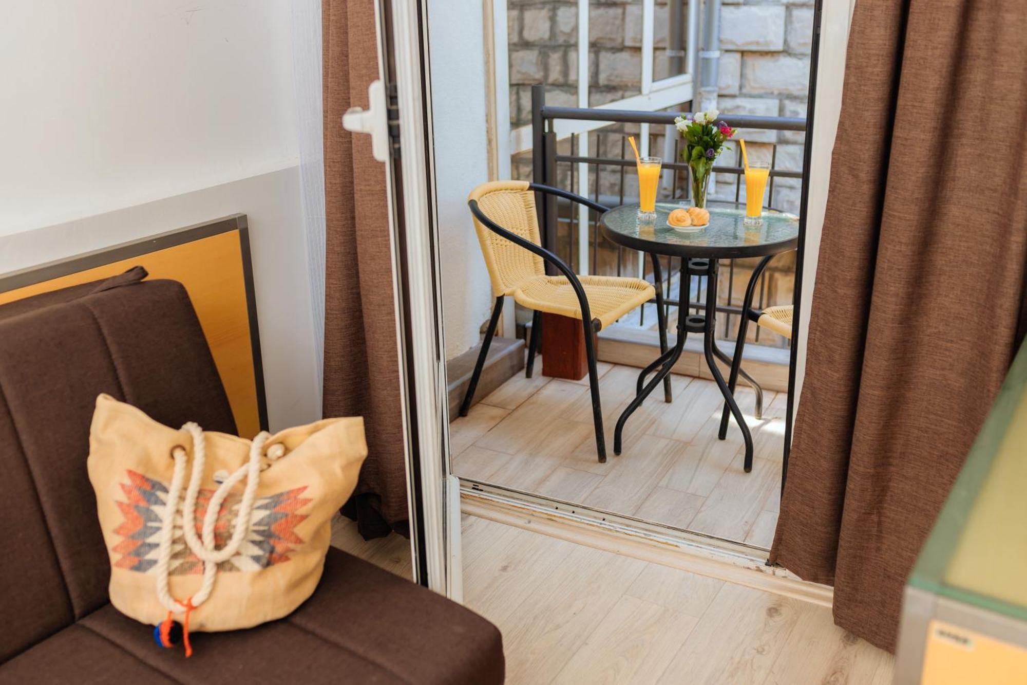Hotel Savojo Petrovac na moru Zimmer foto