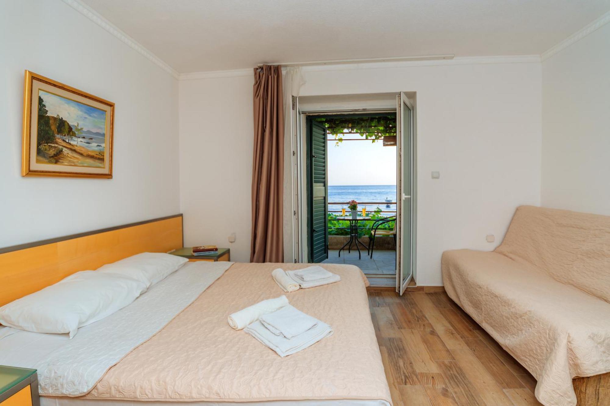 Hotel Savojo Petrovac na moru Exterior foto