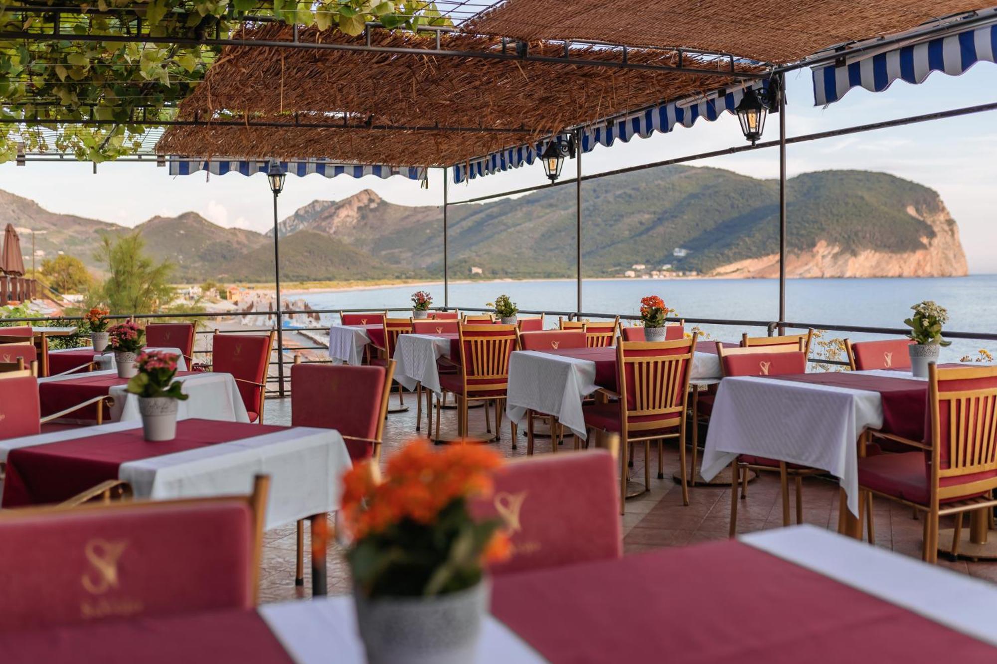 Hotel Savojo Petrovac na moru Exterior foto