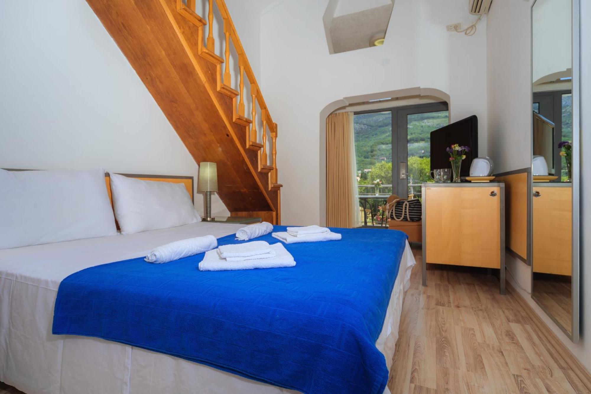 Hotel Savojo Petrovac na moru Zimmer foto